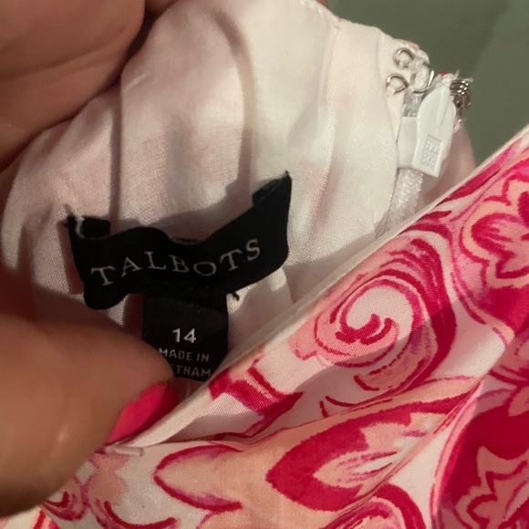 Tie Waist Maxi Dress - Elegant
Medallion Summer Dress - Picture 4 of 8